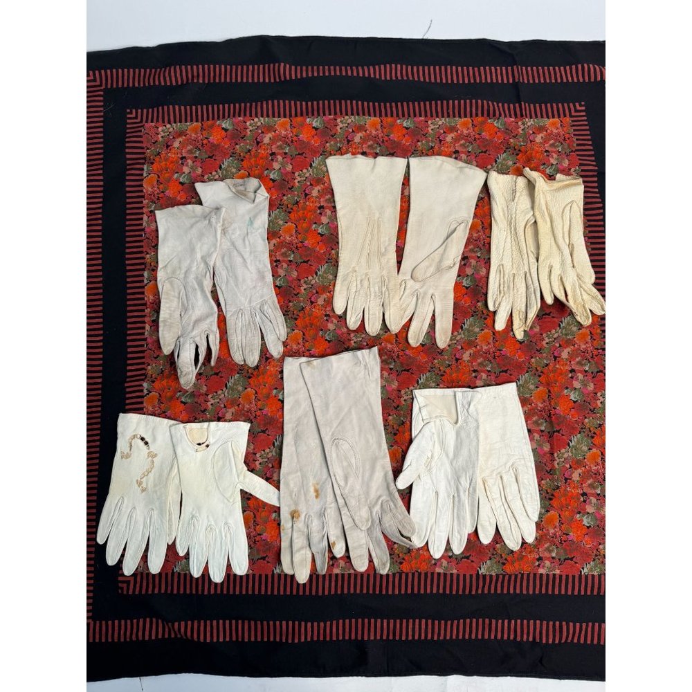 6 pr Vintage Gloves 50s to 70s White Leather With Flaws